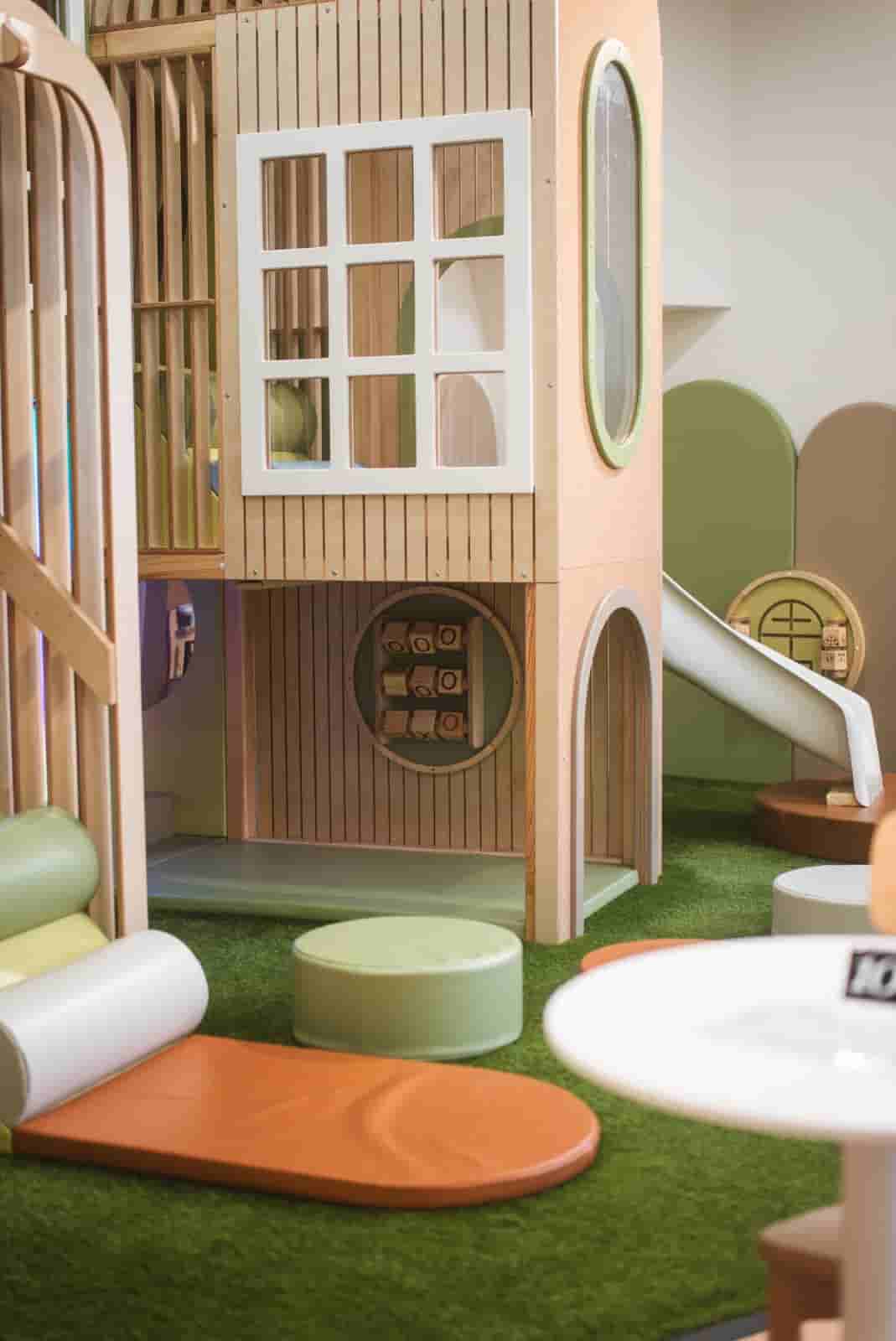 B's House play space