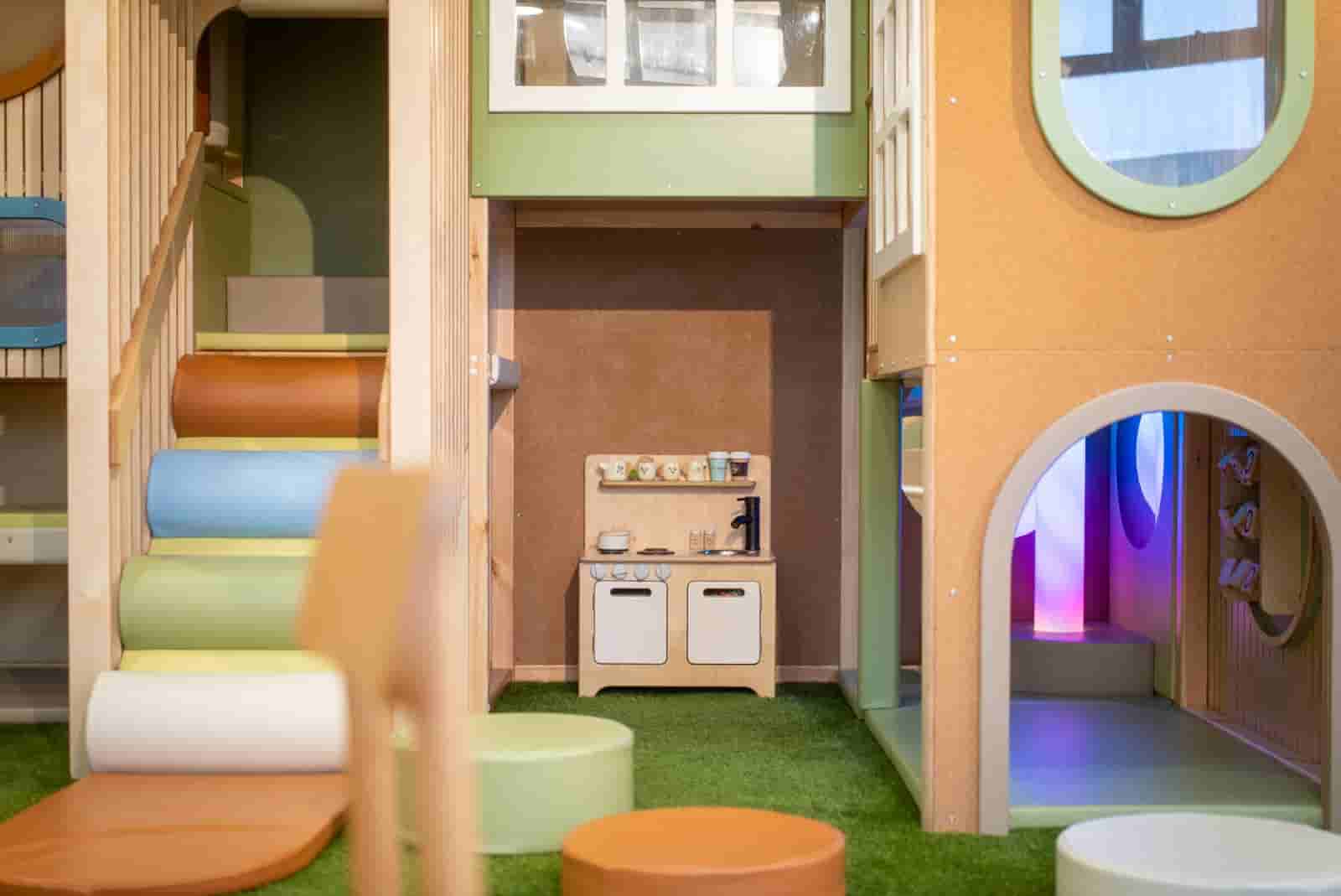 Inside the B's House play café